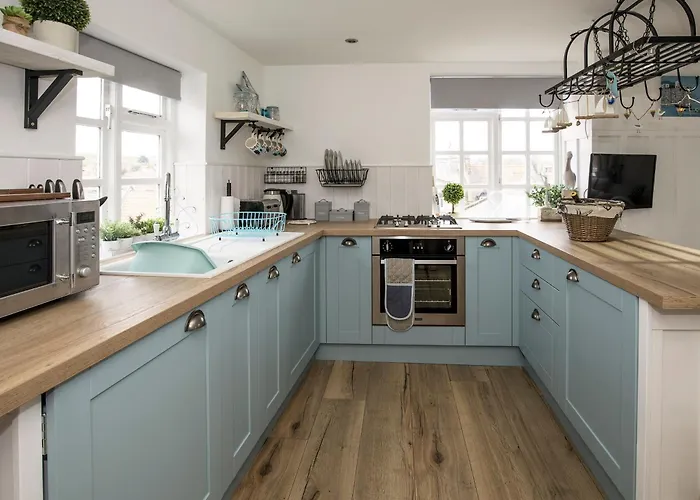 Rose And Crown Yard Whitby